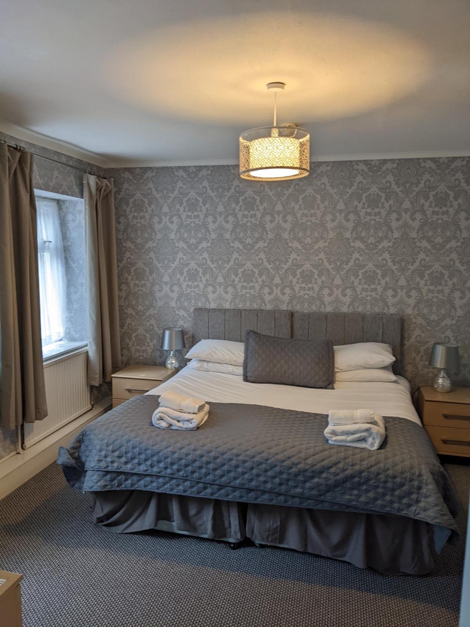 The Paddocks Hotel سيموند يات المظهر الخارجي الصورة